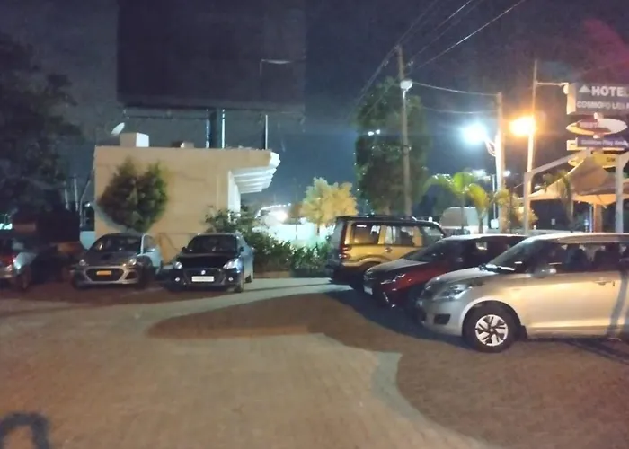 Square Inn CosmopolitanAirport Hotel